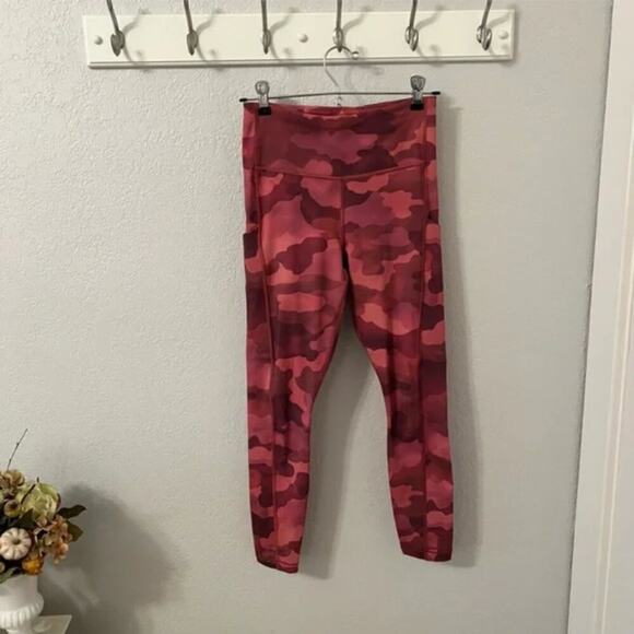 Athleta Ultimate Stash Pocket 7/8 Tights - Picture 3 of 8